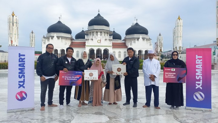 XLSMART Dukung Kemajuan Aceh Melalui Perluasan Jaringan dan Program Sosial