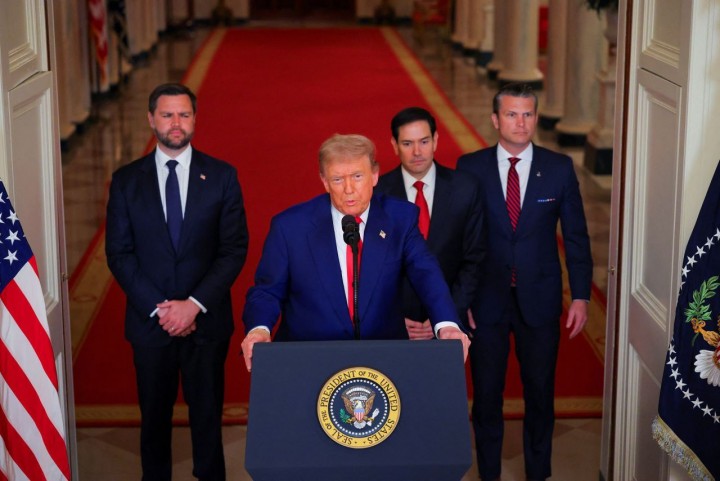 Trump Umumkan dan Klaim Amerika Berhasil Bombardir dan Lenyapkan Bunker Nuklir Milik Iran 