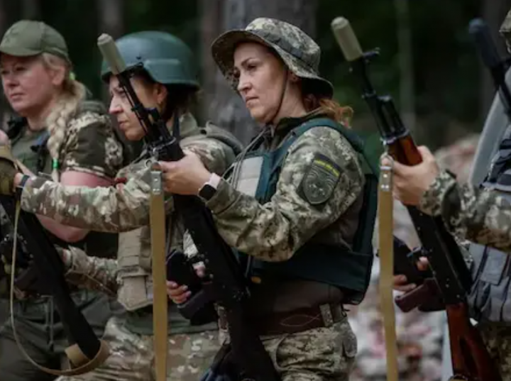 Ukraina Memulai Kampanye Perekrutan Perempuan Pertama untuk Melawan Agresi Rusia