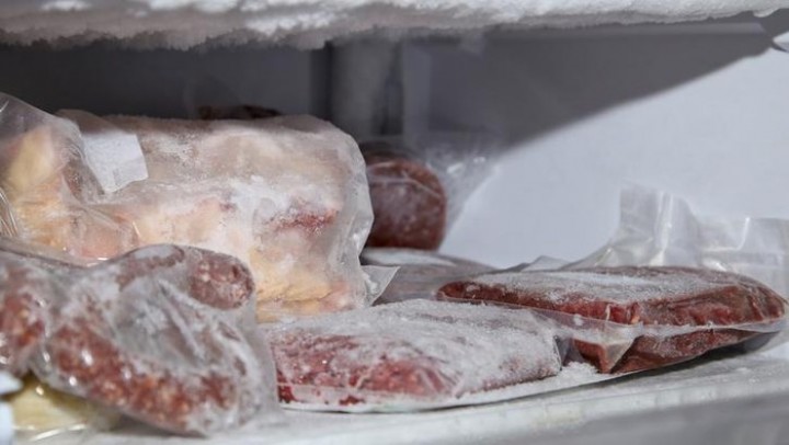 Menurut Ahli, Ini Batas Waktu Aman Simpan Daging di Freezer 