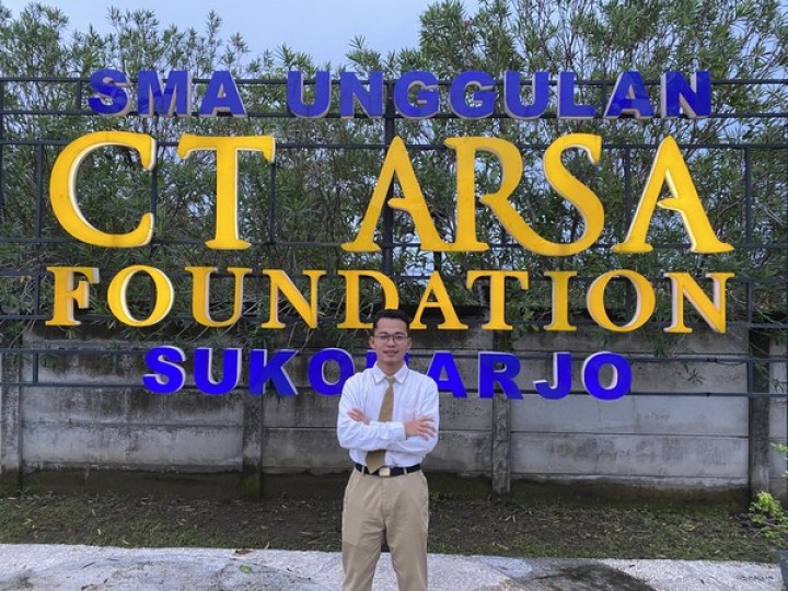 Kenali Dafa Aziz, Anak Petani Cilacap yang Diterima 14 Kampus Luar Negeri 
