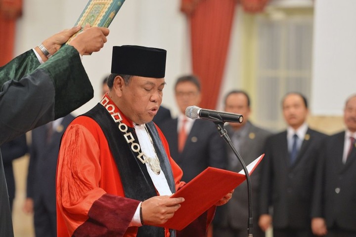 Hakim Saja Ngerti, Sejarah Tak Boleh Ditulis Oleh Penguasa