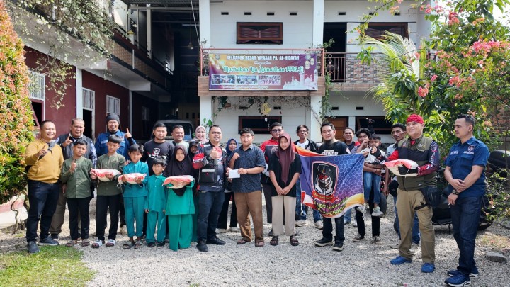 Jelajahi Kota Pekanbaru, Bikers ADV dan Capella Honda Berbagi Kasih di Panti Asuhan 