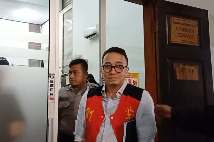 Aliran Dana Haram Rajo Emisyah Lindungi Situs Judol: Berangkatkan 47 Orang Umrah hingag Touring 