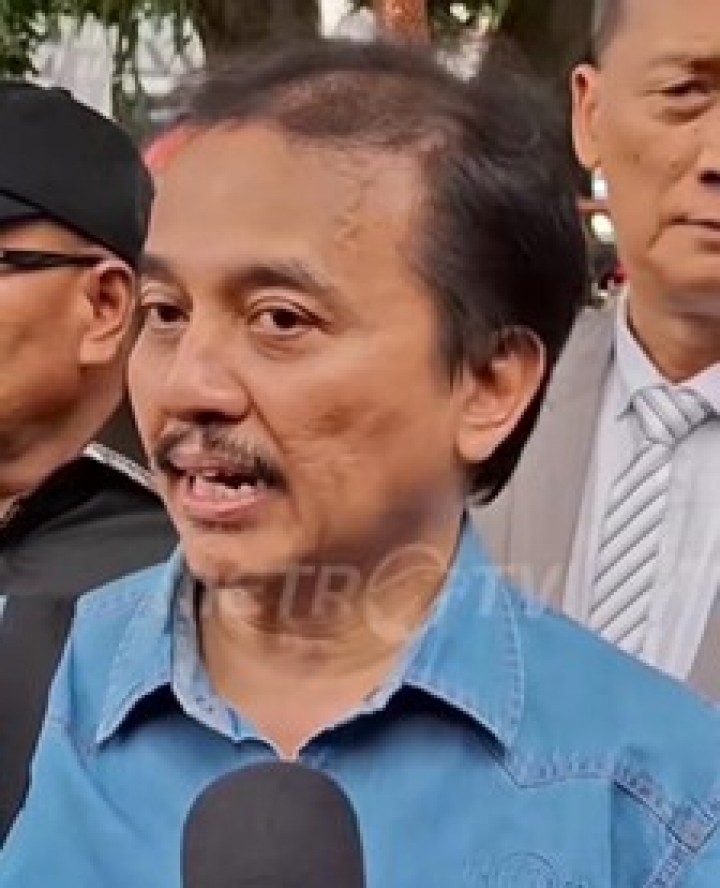 Roy Suryo Diperiksa Sebagai Saksi Dugaan Pencemaran Nama Baik Presiden Jokowi