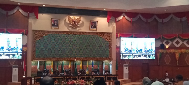 DPRD Riau Gelar Paripurna Jawaban Gubernur atas Pandangan Umum Fraksi terhadap Ranperda Pertanggungjawaban APBD 2024