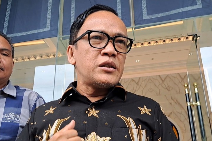 Perusahaan Minta Duit Rp300 Juta, BIar Ijazah Lepas