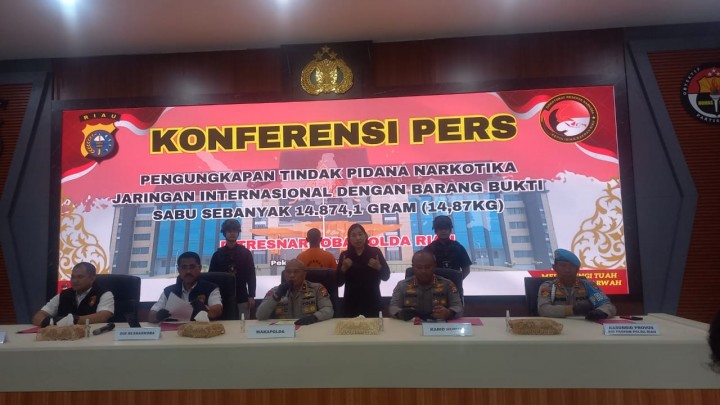 Polda Riau Bongkar 14,87 Kg Sabu Jaringan Internasional, 2 Ditangkap