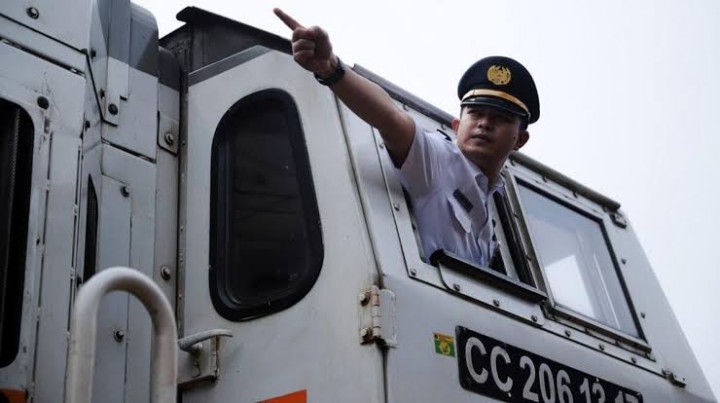 Hanya Terlambat 35 Detik, Masinis di Jepang Hampiri Penumpang dan Minta Maaf