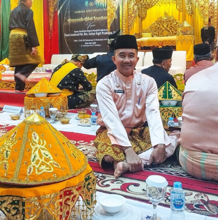 Kapolri Terima Gelar Adat P Sekda Siak Apresiasi dan Harap Jadi Inspirasi Masyarakat.
