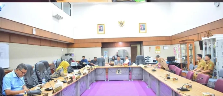 DPRD Riau Desak Standarisasi Harga Kelapa Demi Kesejahteraan Petani