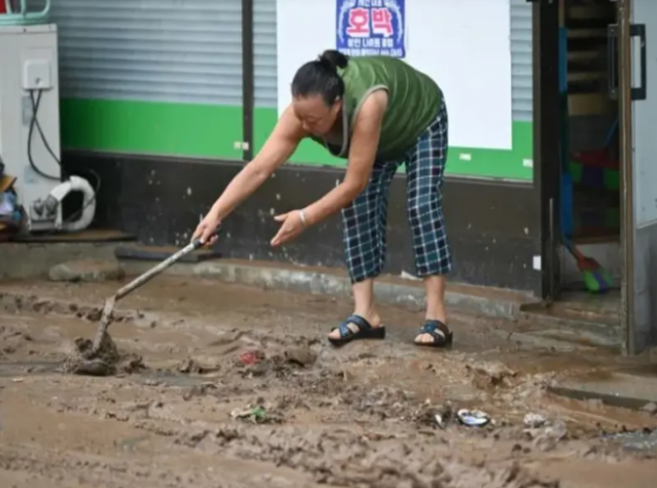 Setidaknya 3 Orang Tewas dan Lebih dari 1.000 Orang Dievakuasi Akibat Hujan Lebat di Korea Selatan