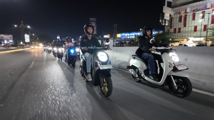 Capella Honda Gelar Scoopy Veloreativity Night Ride, Padukan Hobi dan Edukasi Keselamatan