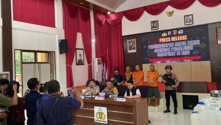 Bongkar Sindikat Sertifikat Palsu, Kapolres Siak Pimpin Pengungkapan Tiga Tersangka dan 166 File Bukti Digital