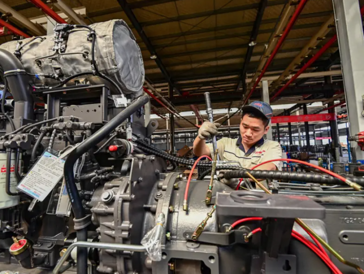 Manufaktur Tiongkok Anjlok ke Level Terendah Sejak April di Tengah Lesunya Permintaan dan Ekspor