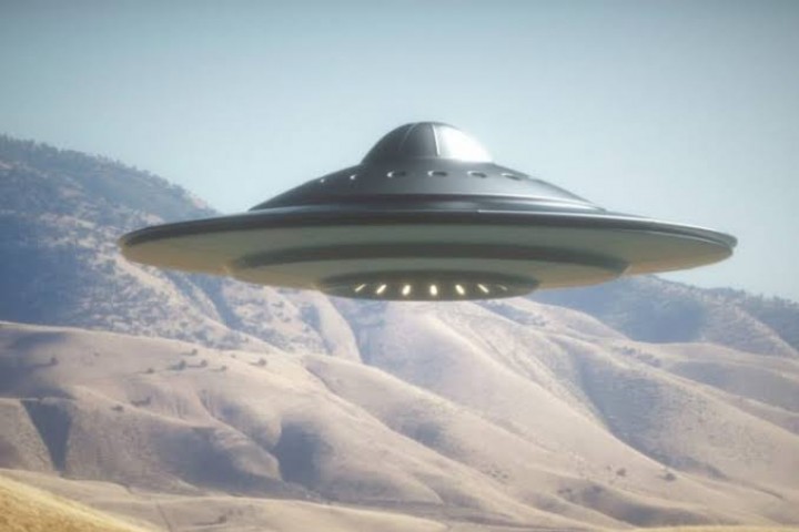 Siap-siap! Pesawat Alien Diprediksi Bakal Serang Bumi Tahun Ini