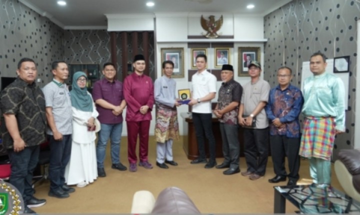 Komisi I Gelar Raker Sinkronisasi Regulasi Bersama DPMD Dukcapil  Riau