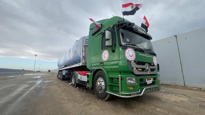 Mesir Melaporkan Truk Solar Berhasil Masuk ke Gaza Buntut Israel Sengaja Blokade Bantuan Sejak 2024 