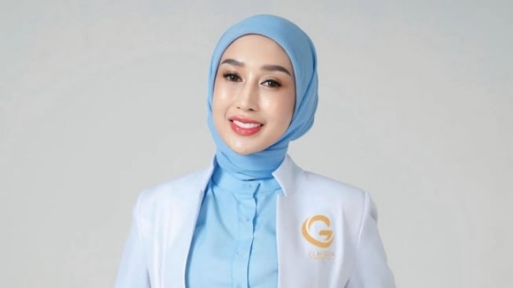 Skincare Reza Gladys Dinyatakan Ilegal, Fitri Salhuteru Bela Mati-matian Sahabat Pertanyakan Sikap BPOM