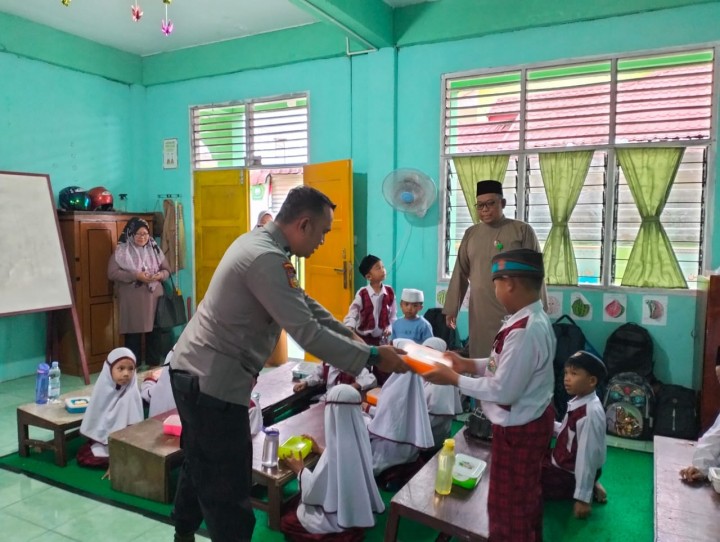 Tingkatkan Gizi Anak dan Ibu, 3.623 Porsi Makanan Bergizi Dibagikan di Kecamatan Tualang