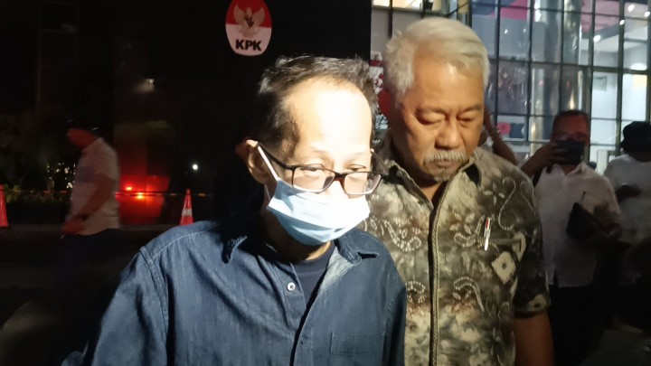 KPK Sita Uang Rp100,7 M dari Siman Bahar dalam Korupsi Pengelolaan Anoda Logam PT Loco Montrado. 
