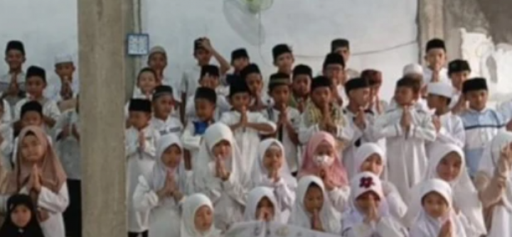Holding Perkebunan Nusantara Dukung Akses Kesehatan Santri, PTPN IV Regional 4 dan SPBUN Salurkan Bantuan Operasi Mata