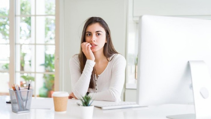 Bukan Sekadar Kebiasaan Buruk, Ini Dampak Serius Keseringan Gigit Kuku