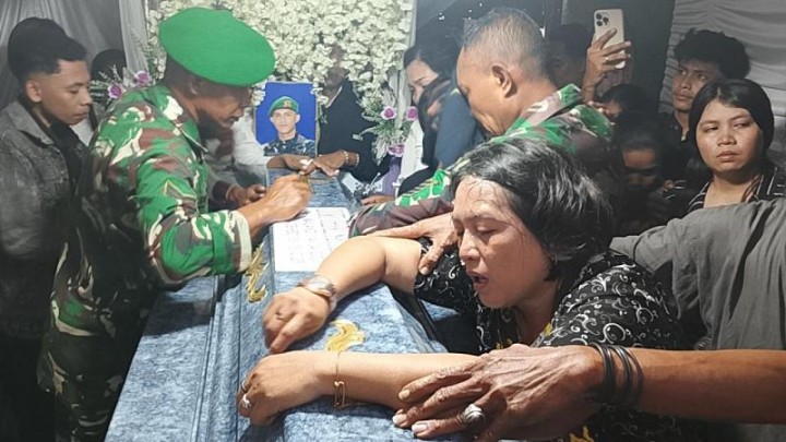 Isak Tangis Ibu Prada Lucky: Tolongan Jangan Fitnah Anak Saya!