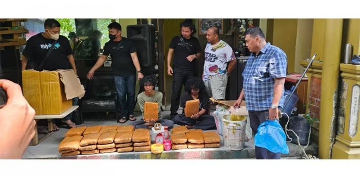 BNNP Riau Gagalkan Pengiriman Ganja ke Pekanbaru, 63 Kg Diamankan