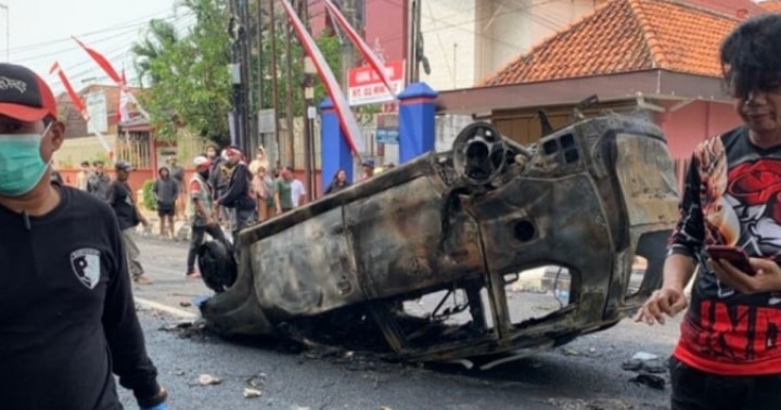 Dua Orang Dilaporkan Meninggal Dunia saat Demo Bupati Pati Sudewo