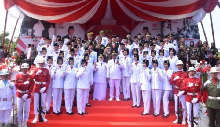 Bupati Bengkalis Kasmarni Pimpin Upacara HUT RI ke 80 