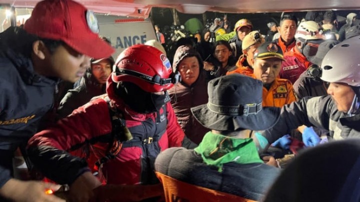 Rayakan HUT RI di Gunung Bawakaraeng, 65 Hipotermia, 1 Tewas. 