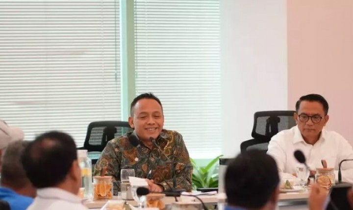 Direktur Utama PTPN IV PalmCo Jatmiko Santosa saat mengundang puluhan petani sawit dari berbagai kabupaten dan kota di Indonesia untuk mengunjungi kantor pusatnya di Jakarta, belum lama ini. (Foto Ist)