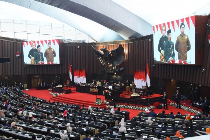 ICW: Tunjangan Rumah Rp3 Miliar per Anggota DPR Bisa Gaji Ribuan Guru yang Mayoritas Susah