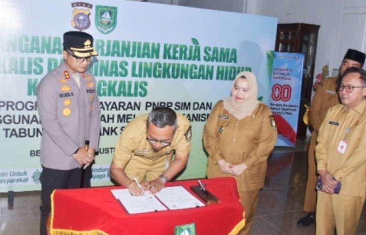 Bupati Kasmarni Sambut Baik Apresiasi Program Pembayaran SIM, SKCK Lewat Bank Sampah