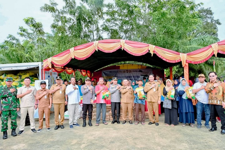Kapolda Riau dan Gubernur Riau Kunker ke Desa Cingam Rupat Bengkalis