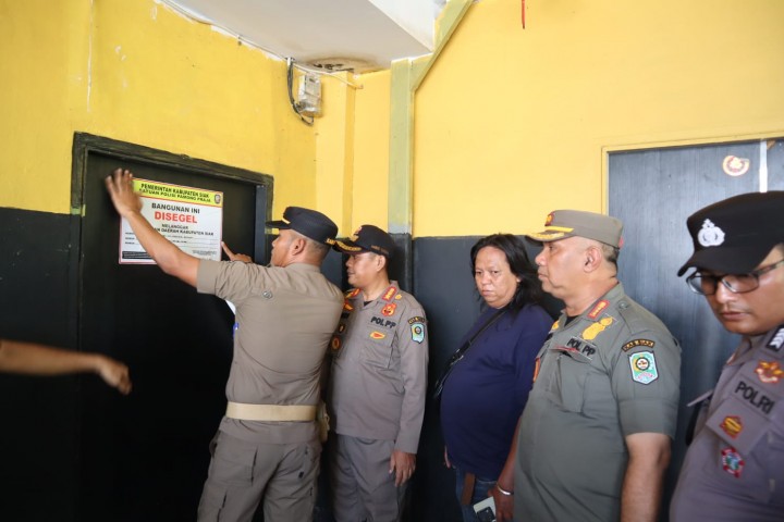Tak Kantongi Izin, Satpol PP Siak Tutup Dua Tempat Hiburan Malam di Perawang