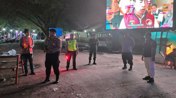 Sinergi TNI–Polri: Patroli Malam di Tualang Jaga Situasi Kondusif