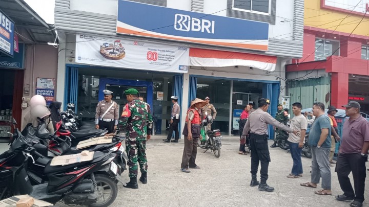 Patroli Skala Besar TNI–Polri, Satpol PP, dan Tokoh Masyarakat Kandis Ciptakan Rasa Aman