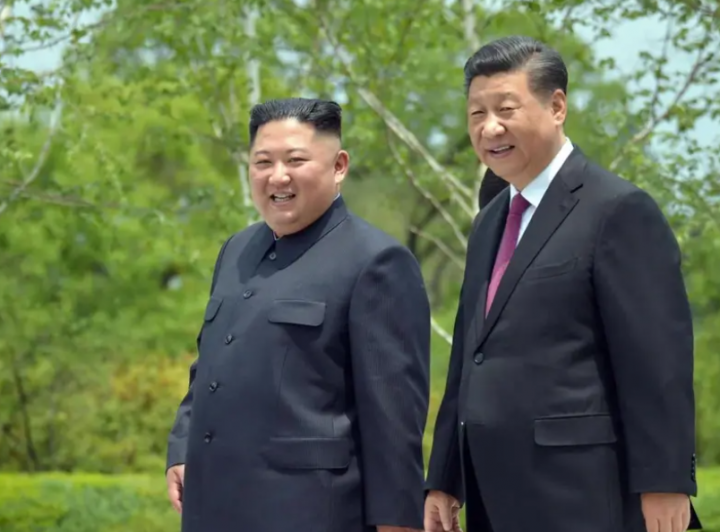 Presiden Tiongkok Xi Jinping Mengadakan Pertemuan Bilateral dengan Kim Jong Un Setelah Parade Militer