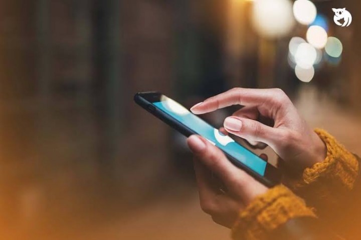 Penyebab Layar HP Bergerak Sendiri Tanpa Disentuh