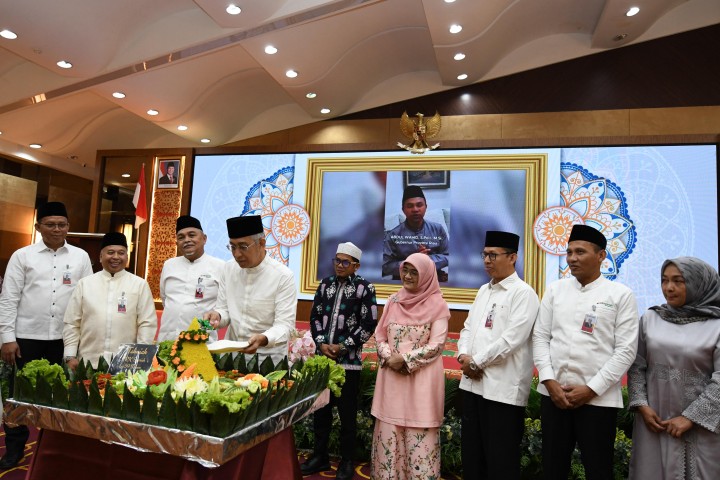 Halal Bihahal dan peringatan HUT BRK Syariah