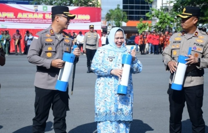 Bupati Bengkalis Kasmarni Mendukung Satkamling Diaktifkan