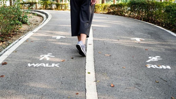 Tak Hanya Jadi Langsing, Jalan Kaki Bisa Turunkan Kolesterol Tinggi, Begini Caranya