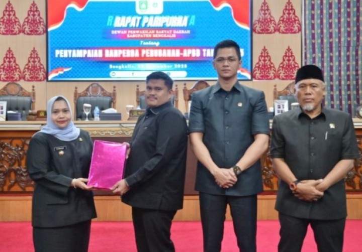 Bupati dan DPRD Bengkalis Rapat Paripurna Ranperda APBD 2025