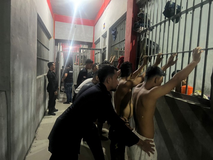 Lapas IIA Bengkalis Gelar Razia di Kamar Hunian Pada Malam Hari