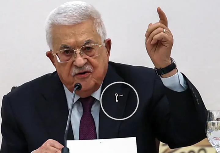 Pin Kunci di Jaket Presiden Palestina Saat Pidato di PBB Bikin Israel Marah, Apa Artinya?