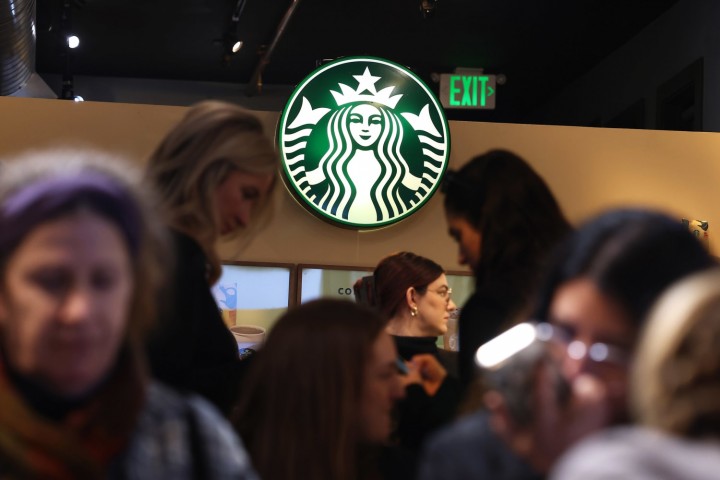 Starbucks Tutup Gerai dan PHK Massal, Restrukturisasi Rp16,8 Triliun Dimulai