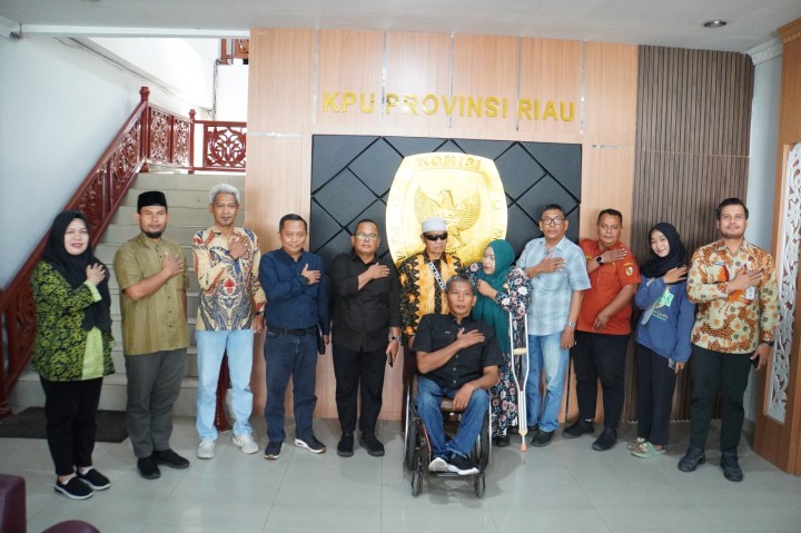 Wujudkan Layanan Ramah Disabilitas, KPU Riau Gandeng PPUA Provinsi Riau Dalam Menyediakan Fasilitas Akses