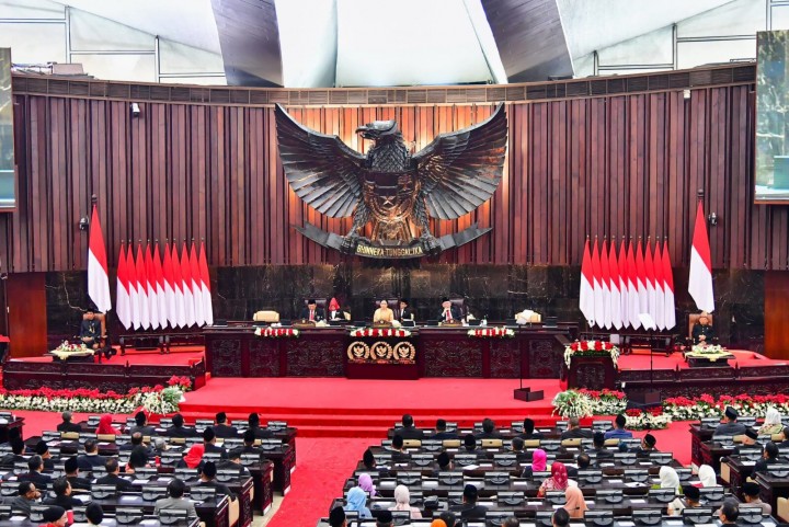 Masih Menunggu DPR Jawab Usulan Pemakzulan Gibran